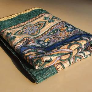 Elegante Alfombra de Oración Musulmana con Diseño Floral, Tejida en Chenilla, Lavable, Antideslizante, con Bolsa, Apta para Uso en Mezquitas - Product Image 1