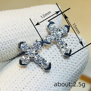 Orecchini a perno rotondi da donna, gioielli minimalisti ed eleganti per tutti i giorni - Product Image 5