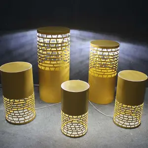 Tavolo da Dessert multicolore di forma cilindrica in metallo riutilizzabile Set da tavolo da Dessert con pilastri dorati