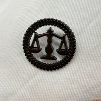 Broche Personnalisée Thème Justice Droit Avocat Juge – Pins Insignes Bijoux Décoration Vêtements Sacs – Vente en Gros