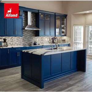 Mobile da Cucina Personalizzato Alland in Stile Moderno con Finitura Laccata Opaca, Pannello Shaker in Legno Massello e Piano di Lavoro Sbalzato - Product Image 2