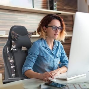 Chaise de Gamer avec éclairage LED, chaise de jeu personnalisée pour ordinateur - Product Image 2