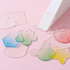 Llavero Acrílico Personalizado para Niños con Impresión UV Estilo Anime, Varios Estilos, Transparente, con Polvo Brillante y Decoración en Degradado - Product Image 3
