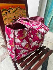 Bolso de Mano Acolchado de Algodón con Estampado de Bloques, Espacioso, para Artículos Esenciales Diarios, Compras, Viajes - Product Image 4