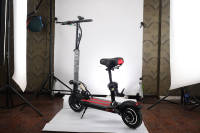 Scooter électrique pliable tout-terrain CH10 de haute qualité et tendance avec moteur 500W, batterie 10AH, cadre en alliage d'aluminium pour adultes