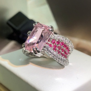 แหวนเพชรสีชมพูสำหรับผู้หญิงสไตล์เย็นของคอลเลคชั่นซิดนีย์ - Product Image 3