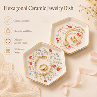 Plateau à bijoux hexagonal en céramique personnalisé avec bord doré, motif floral fraise, boîte cadeau, fournisseur en gros OEM ODM