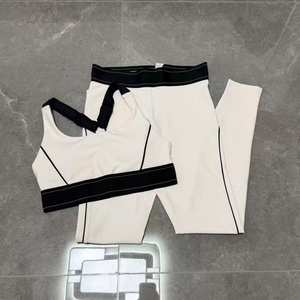 Abbigliamento Sportivo AIL di Alta Qualità per Taglie Forti, Completo da Yoga per Donna, Design Elegante per Palestra e Fitness - Product Image 5