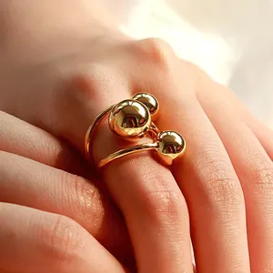 Minimalistische 18K PVD vergoldete verstellbare Ringe Damen-Schmuck anlaufsicher Edelstahl Drei-Bälle offener Ring