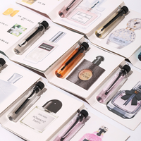 Tarjetas de papel de muestra de fábrica certificadas ISO de lujo para embalaje de perfume Logotipo personalizado Marcas Premium Papel de arte en relieve Forro de esponja