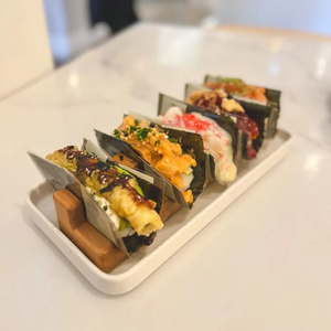 Пользовательские прозрачные пластиковые BOPP суши бар ручной ролл Temaki Onigiri Суши Нори Водоросли упаковка пищевая Барьерная поверхность с принтом