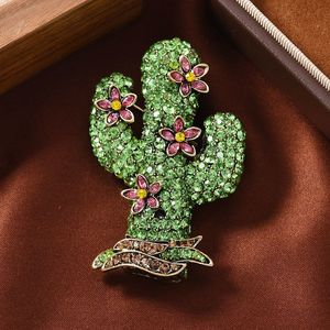 Broche de Cacto Verde com Strass e Detalhes Florais Rosa, Banhado a Ouro Antigo, para Uso Diário - Product Image 1