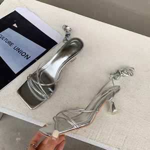 Sandalias de Moda Doradas y Plateadas con Tacón Bajo y Fino, con Cordones, Estilo Gladiador, para Mujer, Casuales, con Tiras Estrechas, Verano 2024 - Product Image 1