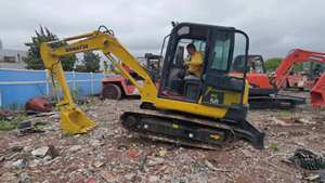 Mini pelle hydraulique sur chenilles KOMATSU d'origine du Japon pour la construction de fermes et de routes Mini-pelle PC56-7 KOMATSU d'occasion Offre Spéciale - Product Image 2