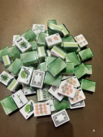 Nouvel ensemble de Mahjong américain moderne vert émeraude avec impression au dos, portable, 160 pièces, tuiles de Mahjong américaines en acrylique à 4 couches, style 2026