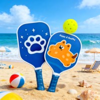 Raquette de pickleball en fibre de verre en gros, motif ours de dessin animé mignon, noyau léger en PP alvéolé, construction sans bordure en TPU, frappe silencieuse