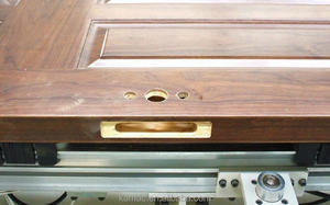 Máquina de mortajar agujeros de cerradura de puerta CNC para perforación y ranurado de puertas de doble cara - Product Image 4