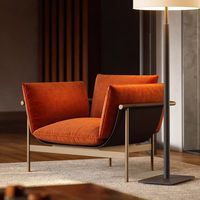 Fauteuil d'appoint de luxe italien, moderne et créatif, avec structure métallique et revêtement en tissu, pour salon ou salle de séjour