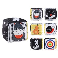 Haute qualité bébé début éducatif en peluche jouet sur mesure tissu Cube jouets bébé confort balle hochets dés jouet pour enfants