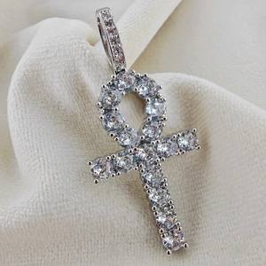 कस्टम थोक 2023 रुझान उच्च गुणवत्ता वाले घन ज़िरकोनिया बैगुनेट क्रॉस पेलेंट हार हिप हॉप गहने - Product Image 2