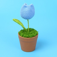 Vente en gros de cadeaux d'appréciation pour les enseignants, fleurs artificielles en fil tricoté, décoration de bureau, tulipe en crochet faite à la main, plante en pot