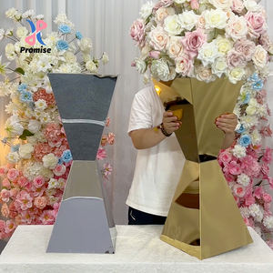 ที่ตั้งดอกไม้สีเงินและสีทองสไตล์มินิมอลสำหรับตกแต่งงานแต่งงาน - Product Image 1