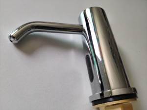 מכירה לוהטת מטבח משולב פליז מגע-משלוח נוזל חיישן אוטומטי אוטומטי מובנה סבון Dispenser עם את משאבת ברז מנות - Product Image 3