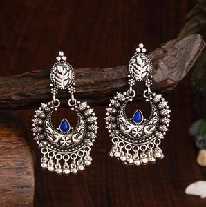 Oeuvre conçue en forme de Chand Bali plaqué argent oxydé avec produit en vrac de boucle d'oreille Jhumka antique - Product Image 1