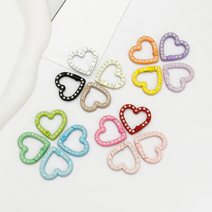 Llavero de aleación con cierre de resorte en forma de corazón y diamantes de imitación, accesorios de joyería DIY, hallazgos pintados en colores caramelo - Product Image 1