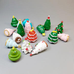 Figuritas de árbol de Navidad Kawaii de Año Nuevo, abalorios de resina, manualidades, miniaturas de jardín, llavero, caja de Navidad, decoración de invierno para el hogar - Product Image 6