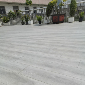 Suelo flotante de China 8mm 12mm Ac5 Hdf 880 TSR 5% Suelo laminado de madera con textura en relieve profundo - Product Image 4