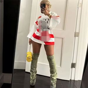 T-shirt Casual da Donna Hipster con Stampa a Contrasto, Maniche Lunghe, Scollo a V, Stile Streetwear, Comoda Maglietta Estiva - Product Image 3