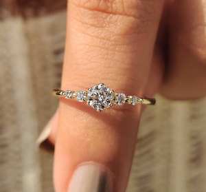 Anillo de Compromiso con Diamante de 1 Quilate, Corte Brillante, Oro Amarillo Sólido de 10k/14k/18k, Sin Níquel, Claridad VVS VS Premium, para Mujer - Product Image 1