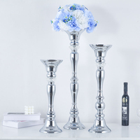 Goldener Hoher Blumen-Säulenkerzenhalter Anpassbare Silberne Tisch-Blumenkugel-Vase Hochzeits-Tischdekoration
