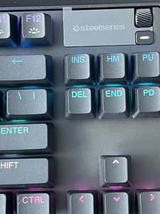 <span class=keywords><strong>Clavier</strong></span> mécanique de jeu <span class=keywords><strong>SteelSeries</strong></span> Apex Pro TKL Gen 2, filaire et sans fil, avec interrupteurs magnétiques, 99% NEUF - Product Image 5