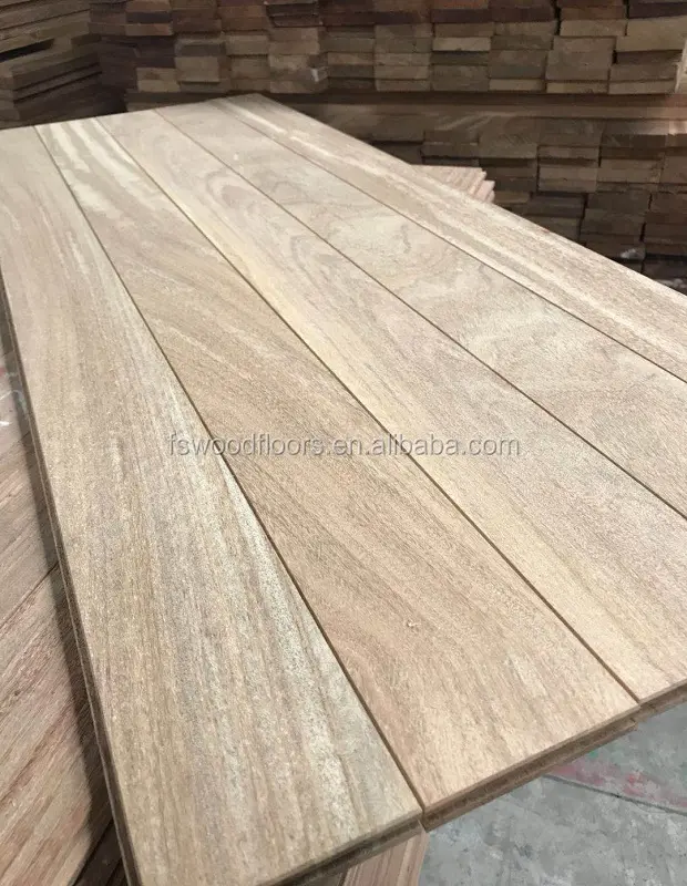 उच्च गुणवत्ता और अच्छी कीमत के साथ 1800 मिमी लंबाई का अधूरा कुमारू वॉटरप्रूफ आउटडोर पूर्ण ठोस दृढ़ लकड़ी का फर्श