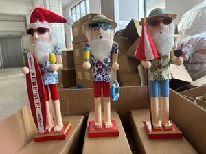 Décoration de fête tropicale de Noël en juillet, <span class=keywords><strong>casse</strong></span>-<span class=keywords><strong>noisette</strong></span> en bois de noix de plage, soldat hawaïen, Père Noël en bois - Product Image 5