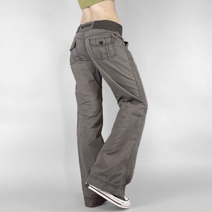 Jeans cargo droits personnalisés ODM style rétro américain pour <span class=keywords><strong>femme</strong></span>, décontractés, <span class=keywords><strong>taille</strong></span> <span class=keywords><strong>basse</strong></span>, en denim, avec bretelles, pour l'extérieur - Product Image 1