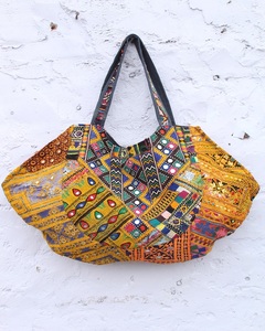 Sac à bandoulière ethnique indien Banjara fait main multicolore, brodé à la main avec des fleurs, grande capacité, fermeture éclair, pour femmes - Product Image 4