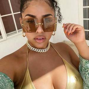 Gafas de Sol Cuadradas Extra Grandes para Mujer, con Logotipo Personalizado Vintage, Color Azul y Rojo, Sin Montura, Protección UV400, Gran Venta - Product Image 1