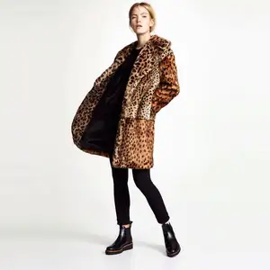 La migliore giacca OEM patchwork con stampa leopardata oversize in pelliccia finta lunga pelliccia di visone cappotto lungo da donna