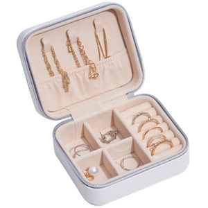 Boîte à bijoux de voyage de luxe de petite taille, logo personnalisé, étui de rangement pour bijoux en cuir PU, organiseur de bijoux multicolore pour usage quotidien - Product Image 4