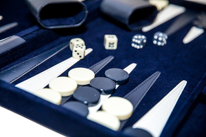 Set da <span class=keywords><strong>Backgammon</strong></span> Economico con Tavola <span class=keywords><strong>in</strong></span> <span class=keywords><strong>Legno</strong></span> Blu Scuro per Intrattenimento e Feste - Product Image 3