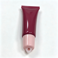 Tube souple brillant pour gloss cosmétique, couleur bordeaux, avec capuchon rose à suspendre, embout oblique rond, accessoires de suspension disponibles
