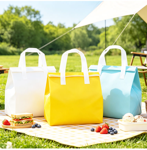 Sac isotherme non tissé en aluminium écologique, durable et réutilisable, imprimé en sérigraphie, pour poulet frit, burgers, gâteaux et snacks personnalisés - Product Image 3