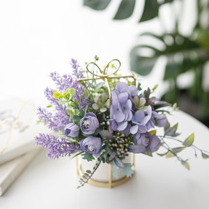 Juego de Flores Artificiales, Florero de Cerámica Dorado, Flores de Seda en Tonos Morado, Rosa y Verde, Decoración para el Hogar, Planta en Maceta, Estilo Nórdico - Product Image 1