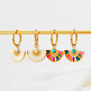 女性用ボヘミアンステンレス鋼幾何学的イヤリングカラフルエナメル & 天然ターコイズファンレインボードロップフープジュエリー - Product Image 1