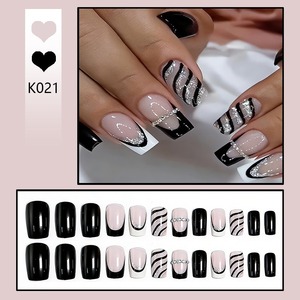 <span class=keywords><strong>Uñas</strong></span> Postizas <span class=keywords><strong>Cortas</strong></span> con Diseño <span class=keywords><strong>de</strong></span> Vaca Francesa en Blanco y Negro, Estilo Minimalista Occidental, ABS Premium, MOQ1, Venta al Por Mayor, Stock Disponible - Product Image 2