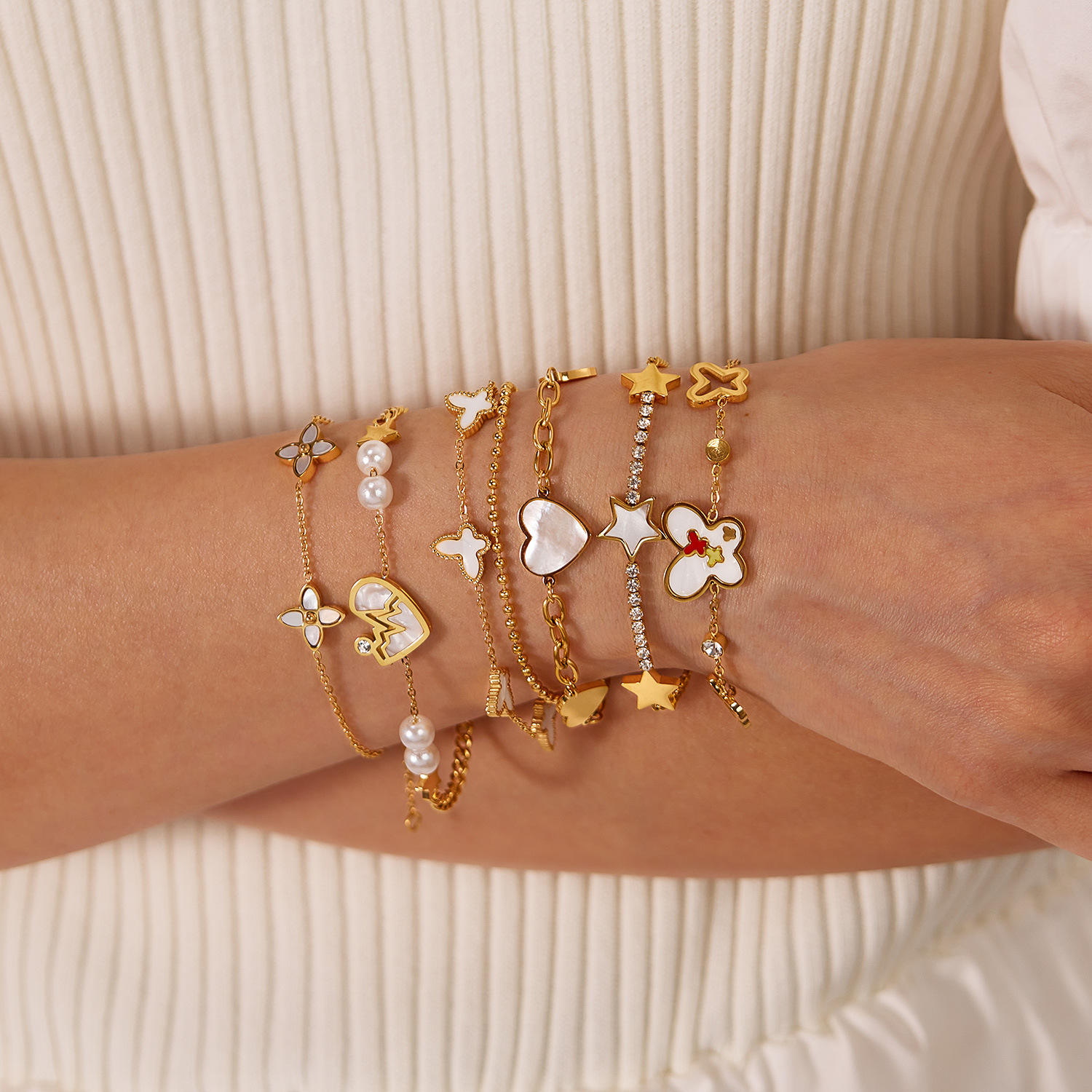 Fashionable and Minimalist Stainless Steel Heart-shaped Pearl