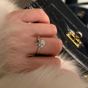 Bague Minimaliste en Argent Sterling S925 avec Moissanite, Style Haute Couture, Tendance Urbaine, Luxe Léger, Forme Ovale Effet Diamant Œuf de Pigeon - Product Image 4